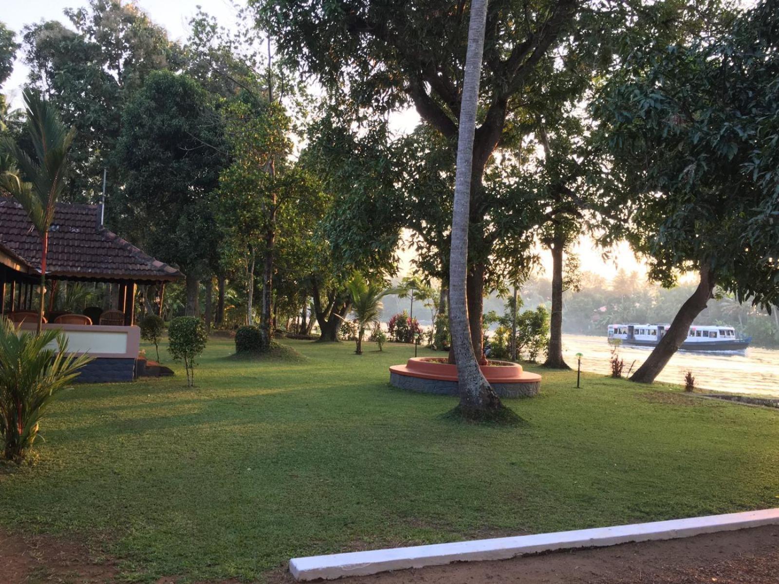 The Pamba Heritage Villa Champakulam Buitenkant foto