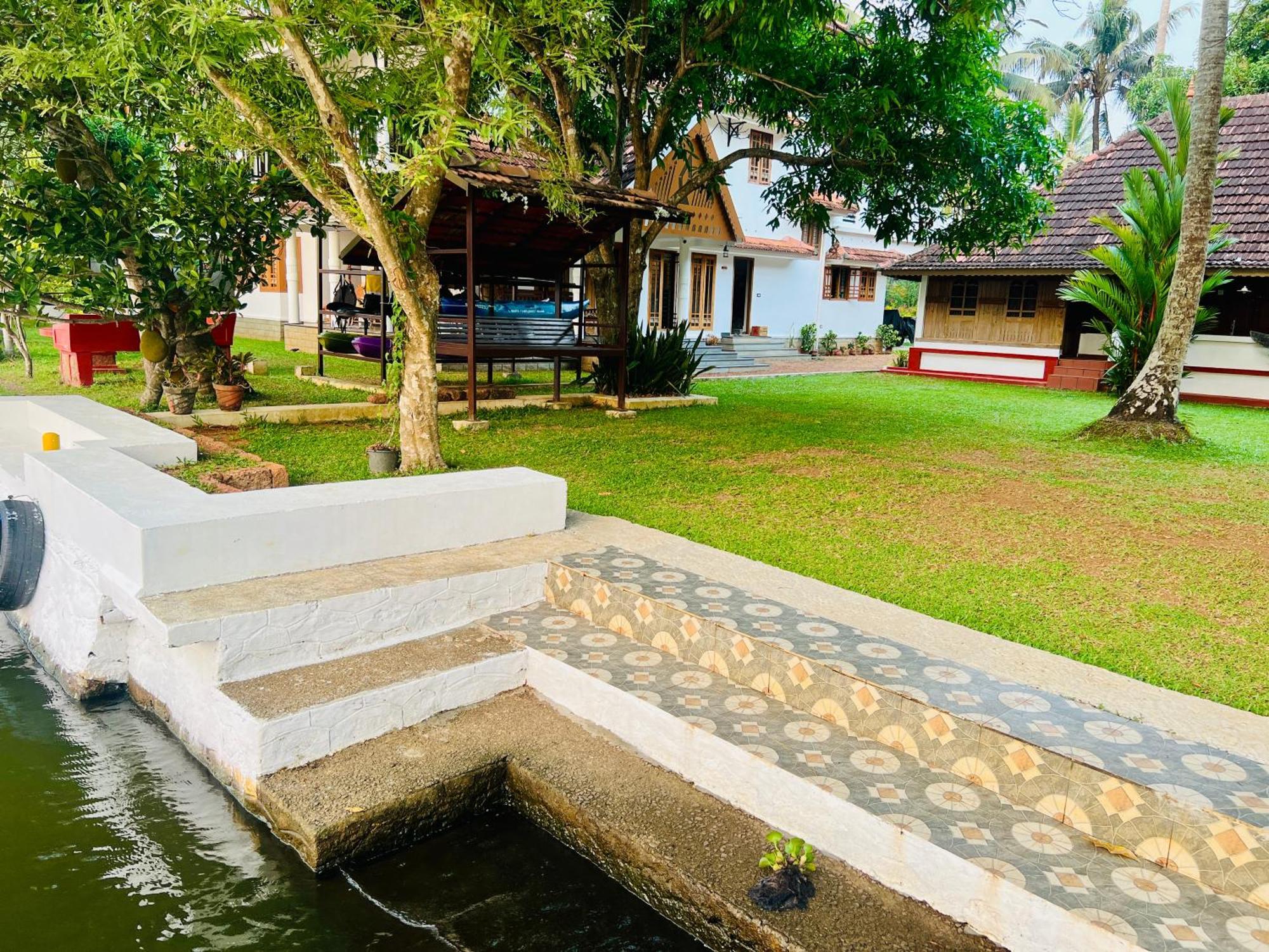 The Pamba Heritage Villa Champakulam Buitenkant foto